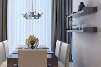 Wandregal im Esszimmer